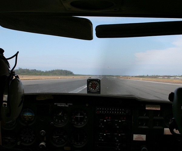 Takeoff roll at PHOG runway 20